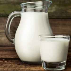 Молоко коровье фермерское цельное мягкой пастеризации 3,5-4,5%